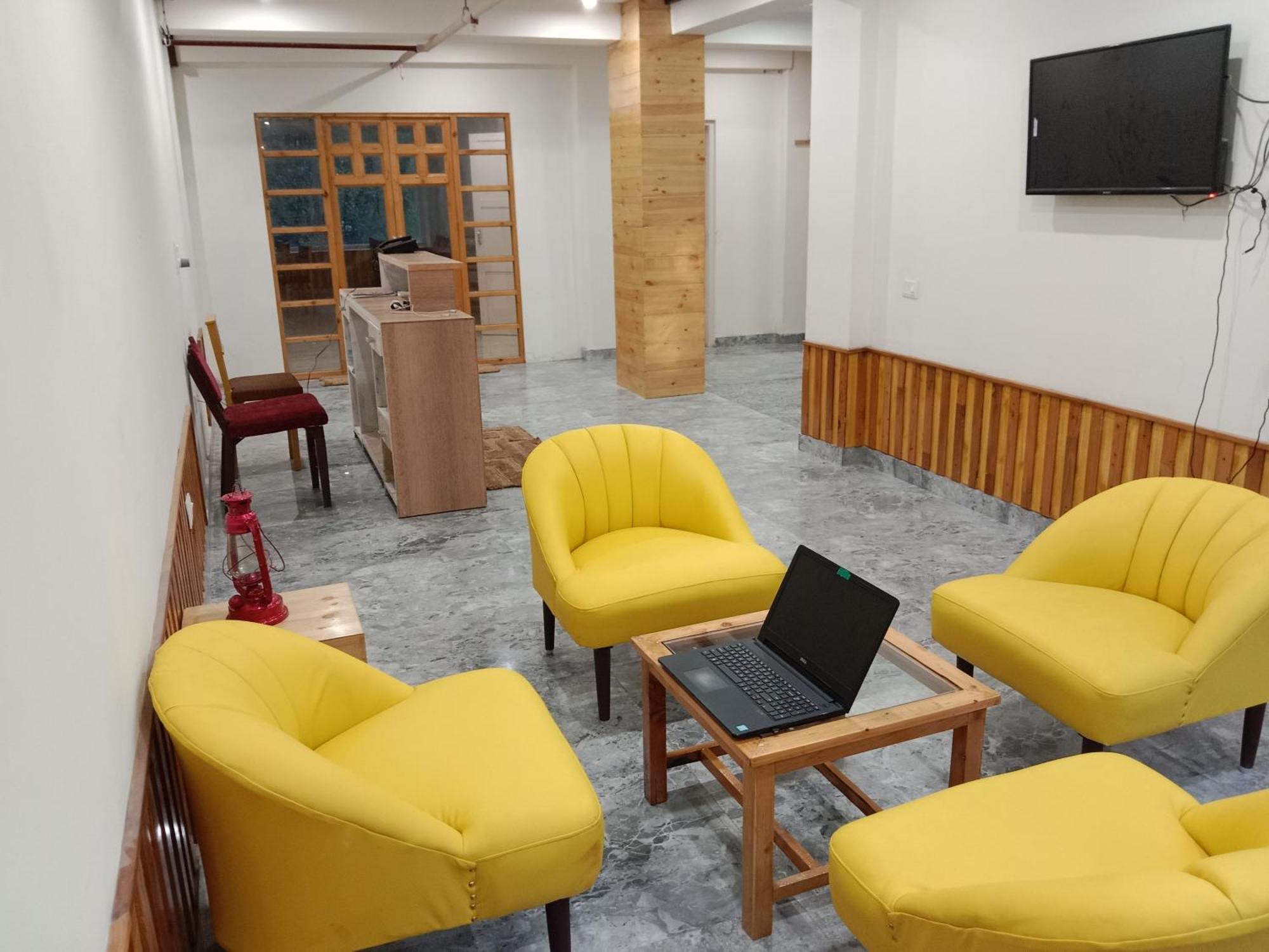 Hotel Apple Flower Manāli Dış mekan fotoğraf