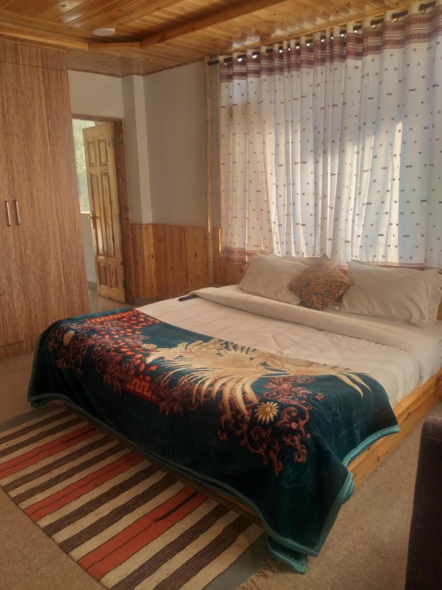 Hotel Apple Flower Manāli Dış mekan fotoğraf
