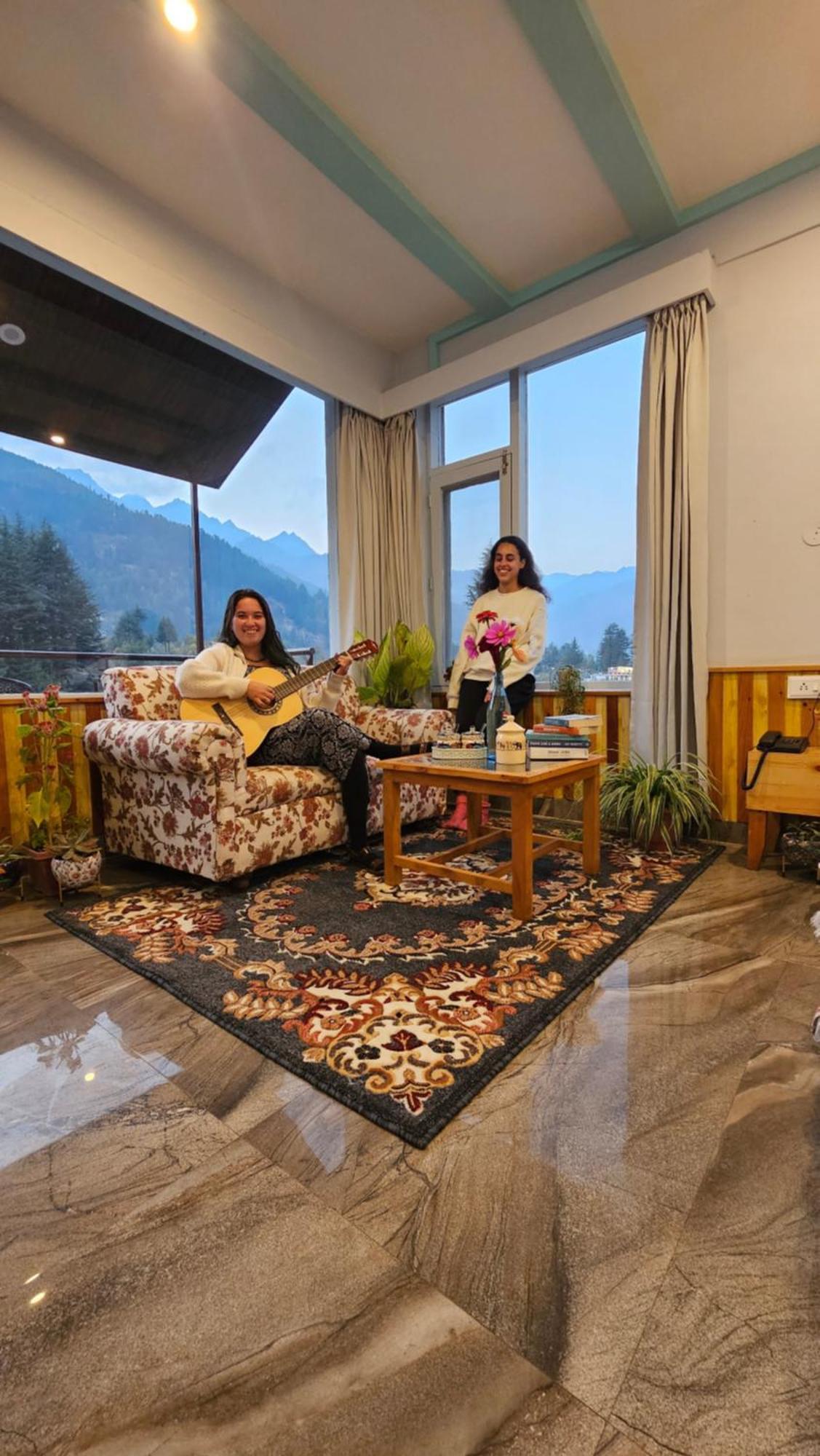 Hotel Apple Flower Manāli Dış mekan fotoğraf